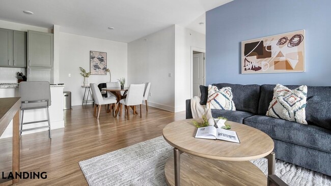 Photo - 5209 Craftsman Dr Unidad 300-410