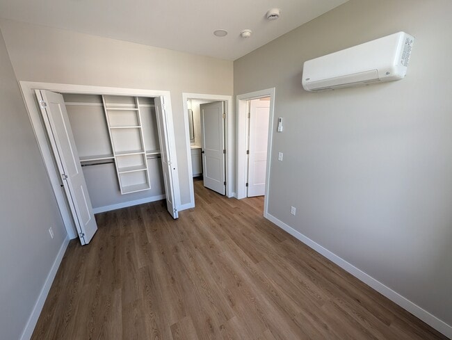 Bedroom - 1 N Minnesota St