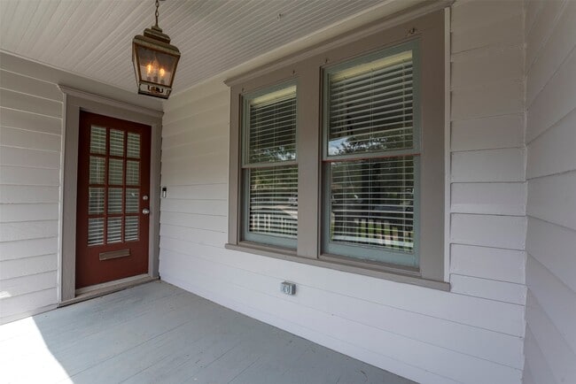 Photo - 2027 Huldy St