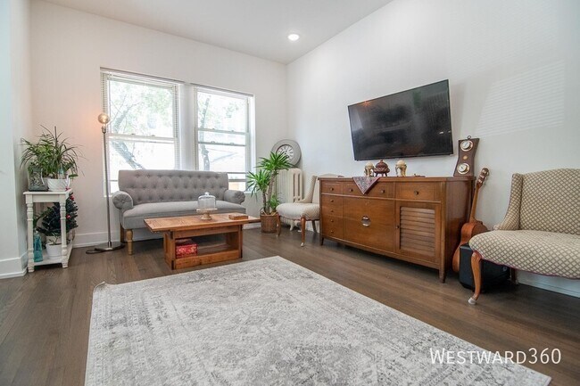 Photo - 6201 N Glenwood Ave Unit 1