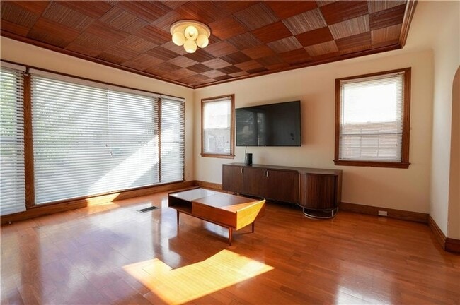 Photo - 4222 Vincennes Pl Unit B