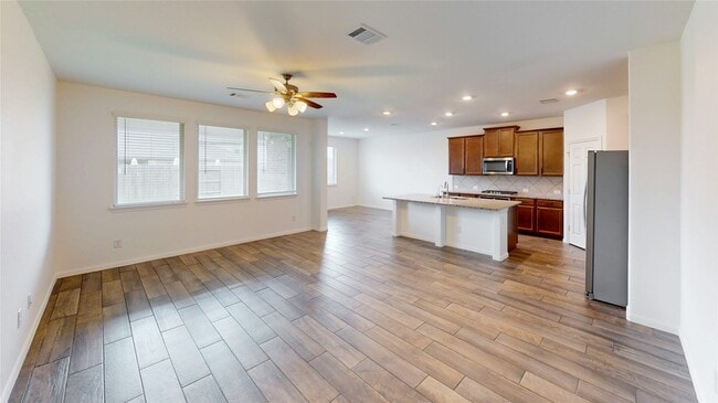 Building Photo - 31415 Whitcombe Summit Wy