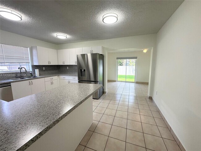Photo - 9540 SW 36th St Unit 2