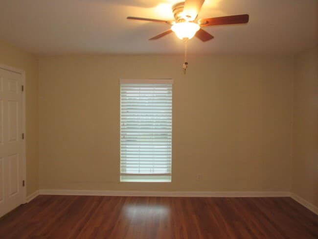 Photo - Updated condo in Bayview Terrace!