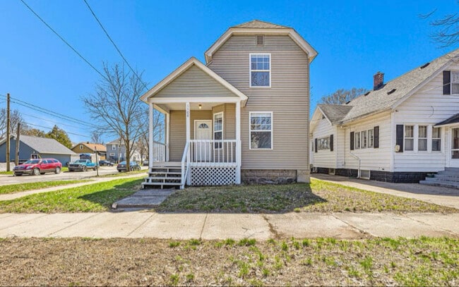 Building Photo - 1100 Hovey St SW