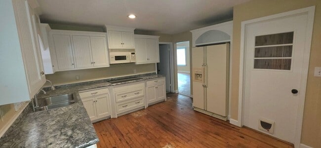 Photo - 512 W Normal St