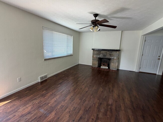 Photo - 959 Gardner Rd
