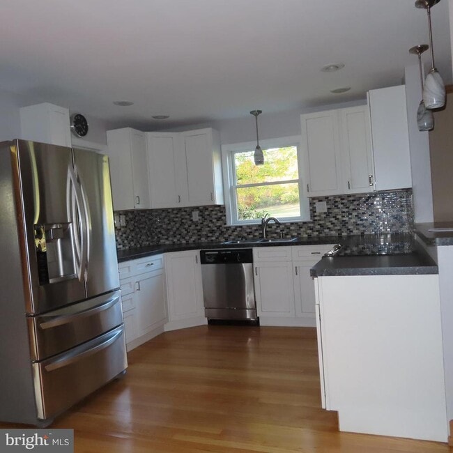 Photo - 14109 Buchanan Trail W