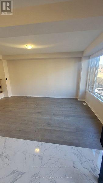 Photo - 208 Leslie Davis St