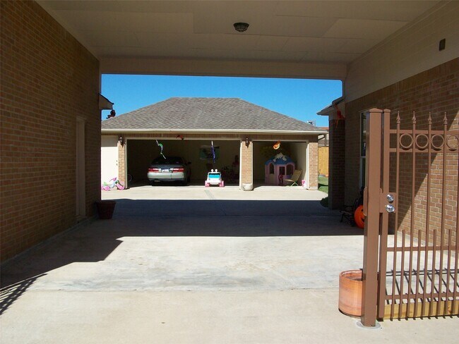 Photo - 1722 Parklake Village Dr