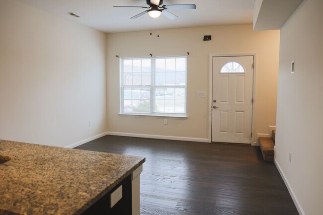 Photo - 4653 Fairfield Farm Rd Unit #6