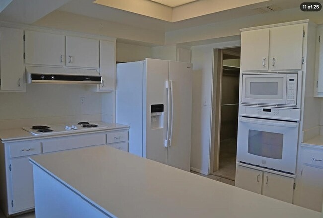 910 Island Dr Unit 404