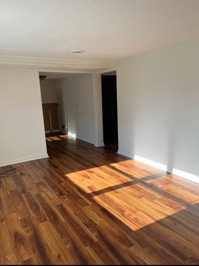 Photo - 422 Winona St