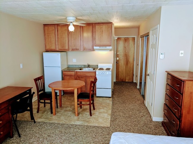 Building Photo - 307 Thompson - Furnished Studios Rental