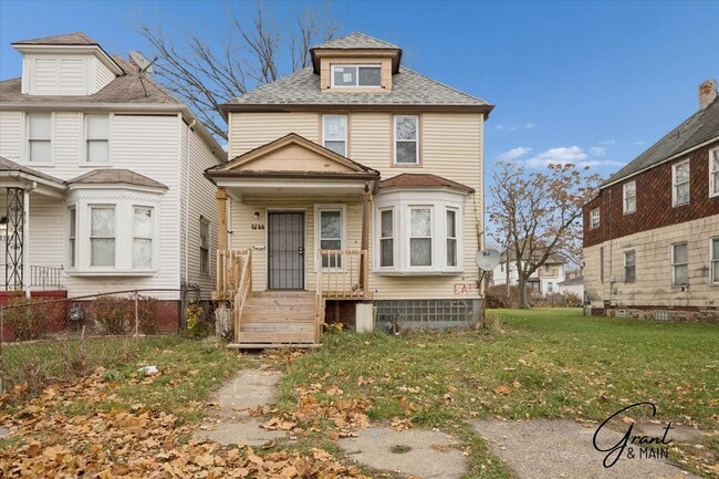 Building Photo - $1200 3 bedrooms