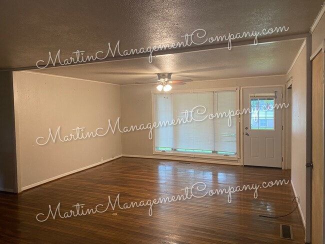 Photo - 233 Rainbow Dr
