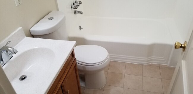 Photo - 2233-2235 Euclid Unidad 2235 Euclid Ave