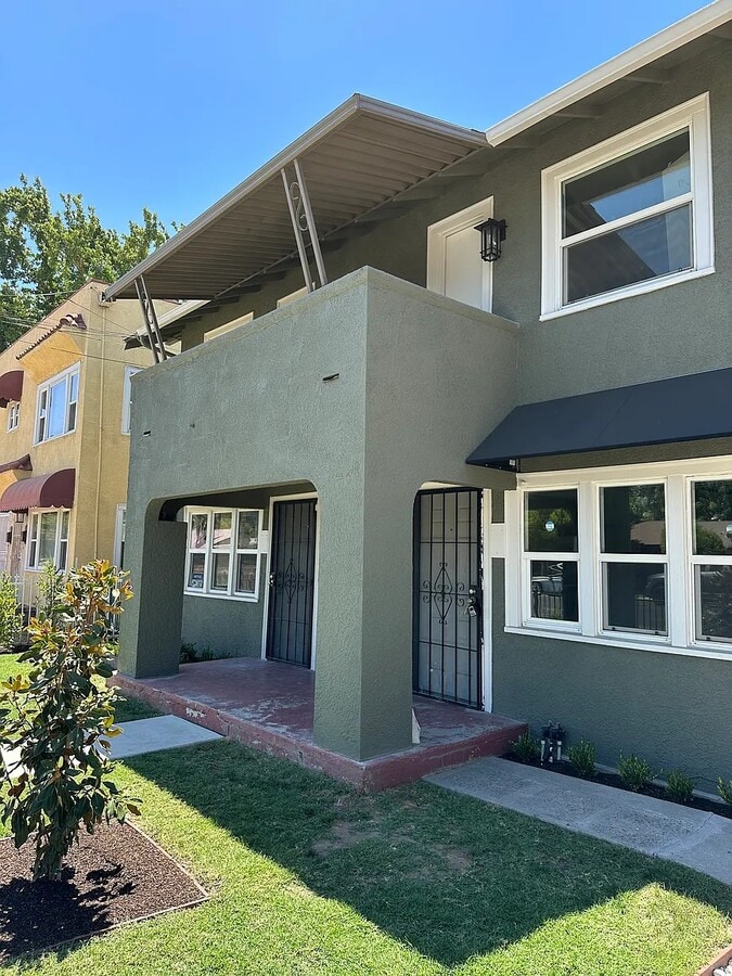 Photo - 2711 N Wishon Ave Unit 2719