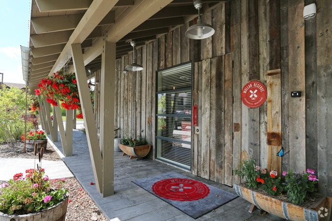 Community Building & Leasing Office