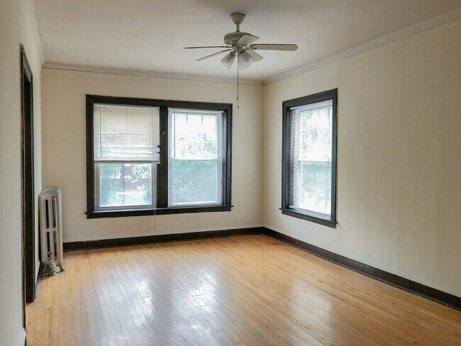 Photo - 2010 W Foster Ave Apartment Unit A2