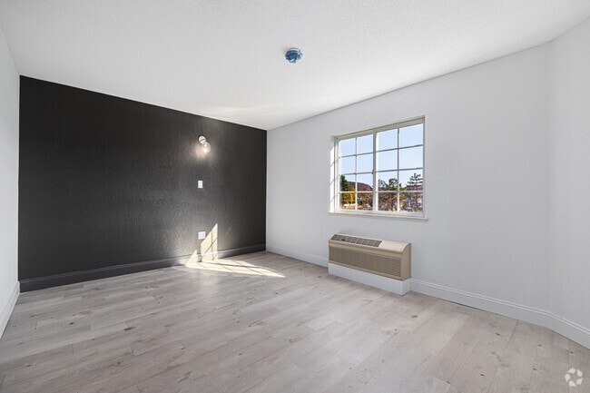 416- Studio- Living Space