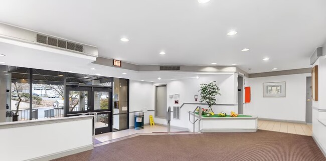 Photo - 4420 Briarwood Ct N Unit 13