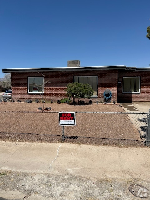 Building Photo - 6401 Navajo Ave Rental