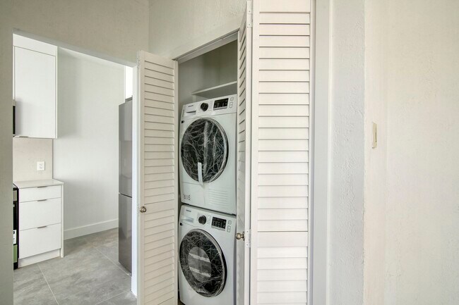 Photo - 4715 Chem. Queen Mary Unit 20