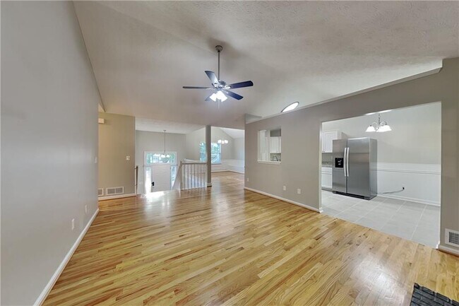 Photo - 5039 Wesleyan Dr