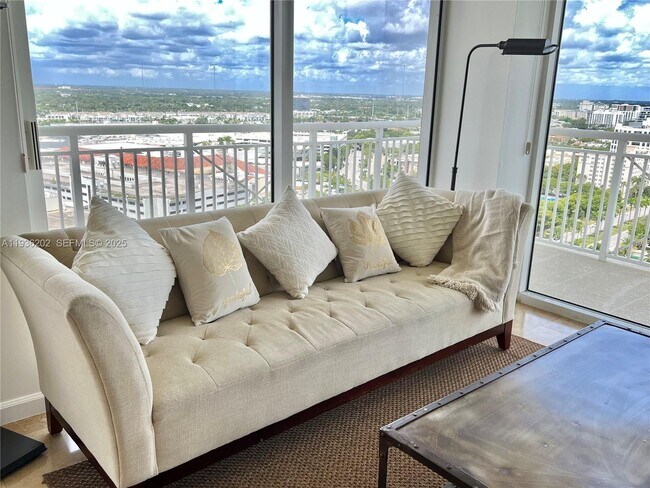 Photo - 19501 W Country Club Dr Unit 2313