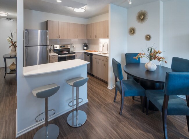 Photo - 1035 N Dearborn St