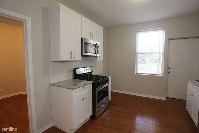 Photo - 3916 W Altgeld St Unidad 1