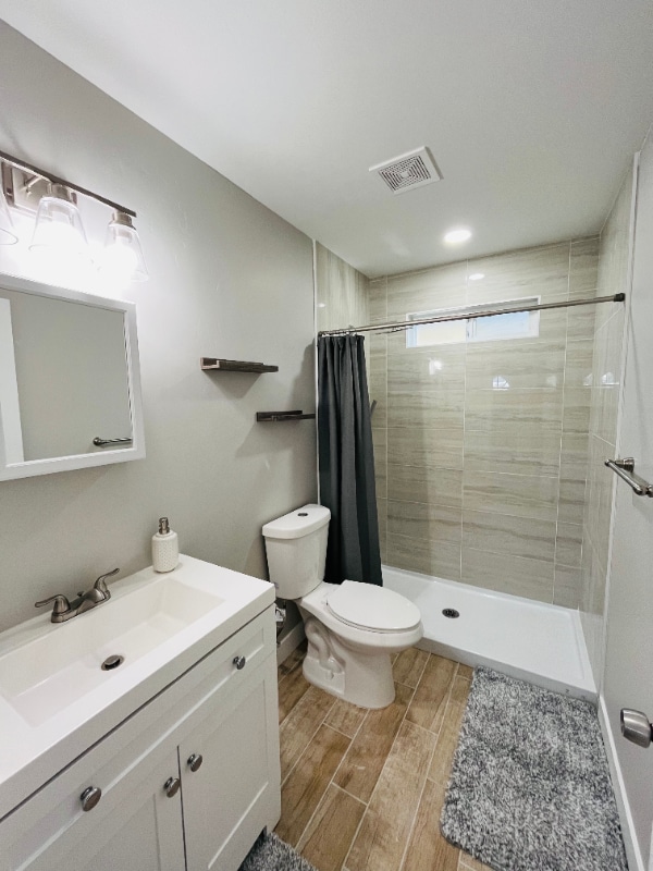 Photo - 3410 Chamoune Ave