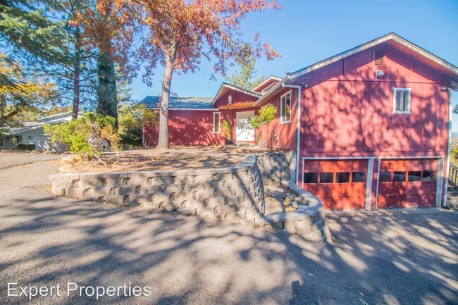 3 br, 3 bath House - 305 Conestoga Circle - 3 br, 3 bath House - 305 Conestoga Circle