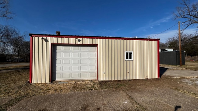 Photo - 911 N Sherman Ave