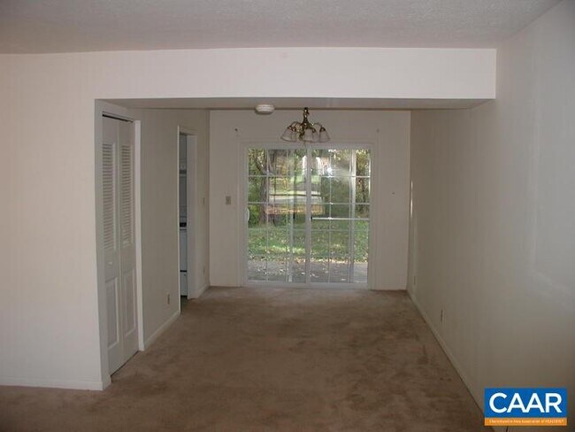 Photo - 113 Longwood Dr