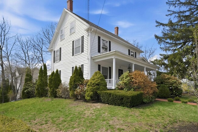 Photo - 198 Linden St