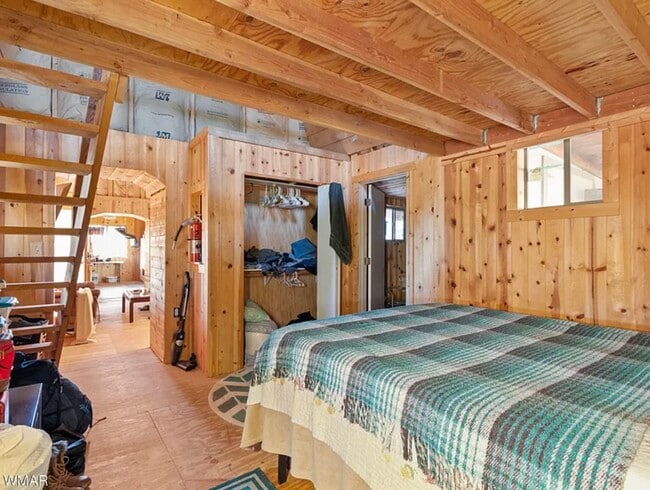 Building Photo - 18 County Rd 8310