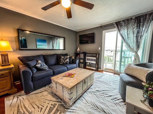 Photo - 1919 Spring St Unidad Blue Palms at the Beach