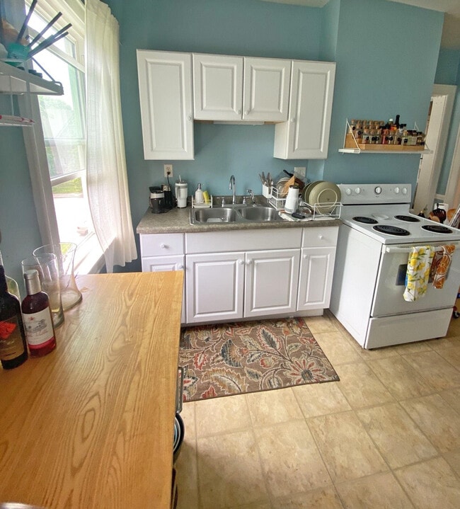 Photo - 2214 N Holton St