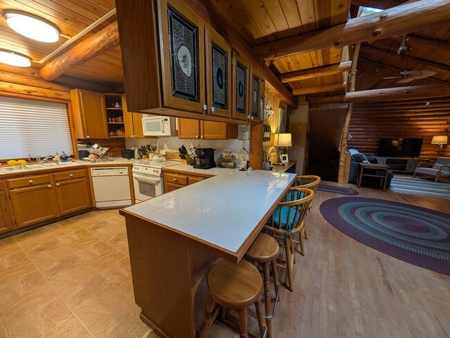 Photo - 7312 E Evans Creek Rd