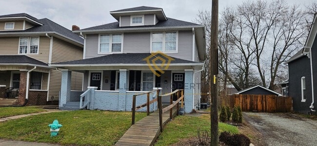 Building Photo - 933-935 N Dearborn St Unit 935 N Dearborn St