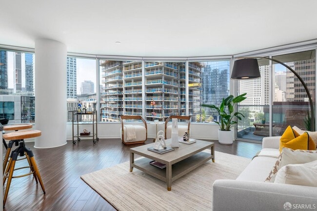 Building Photo - 301 Main St