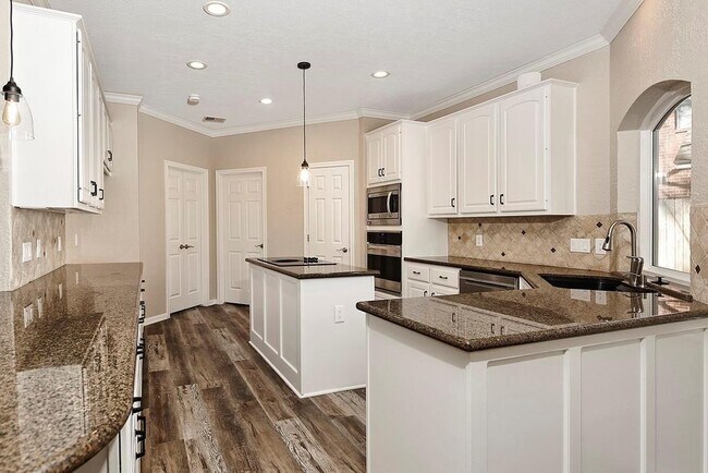 6 Thornbush Pl