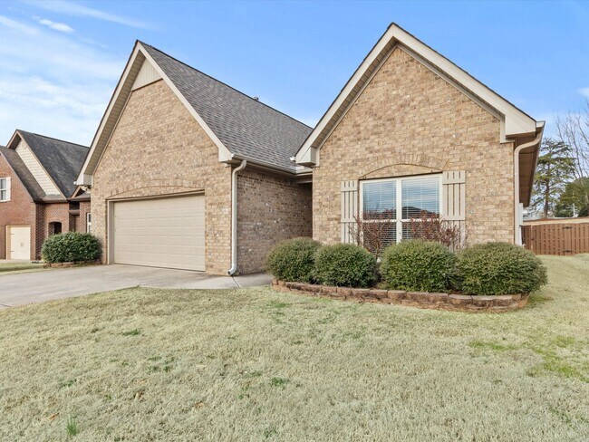 Photo - Beautiful Brick Home in Canebrake