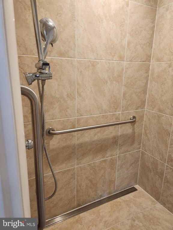 Photo - 10224 Dedaker St