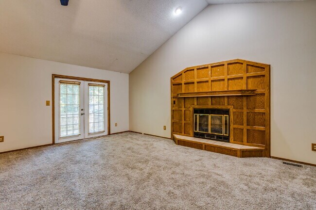 Photo - "Spacious 3-Bed Condo Oasis with 2.5 Baths in Prime Derby Location – 1674 Sq Ft of Comfort!"