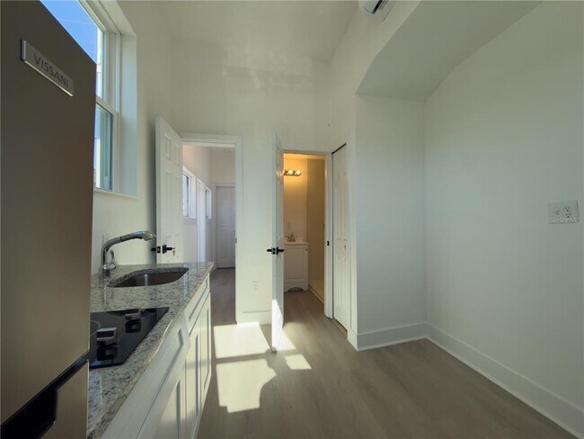Photo - 401 E Columbus Dr Unit 3