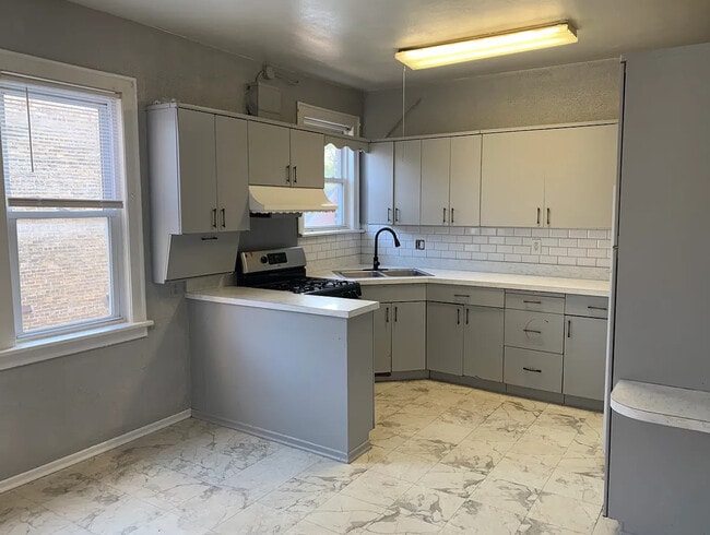 Building Photo - 337 S Ardmore Ave Unit 2
