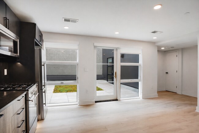 Photo - 1716 14th St NW Unidad 44